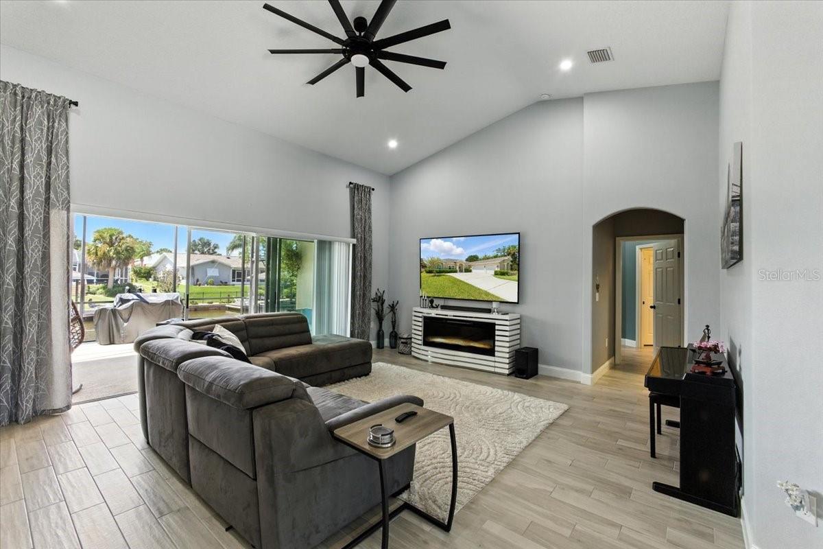 27 COLLINGDALE CT, PALM COAST, FL, 32137