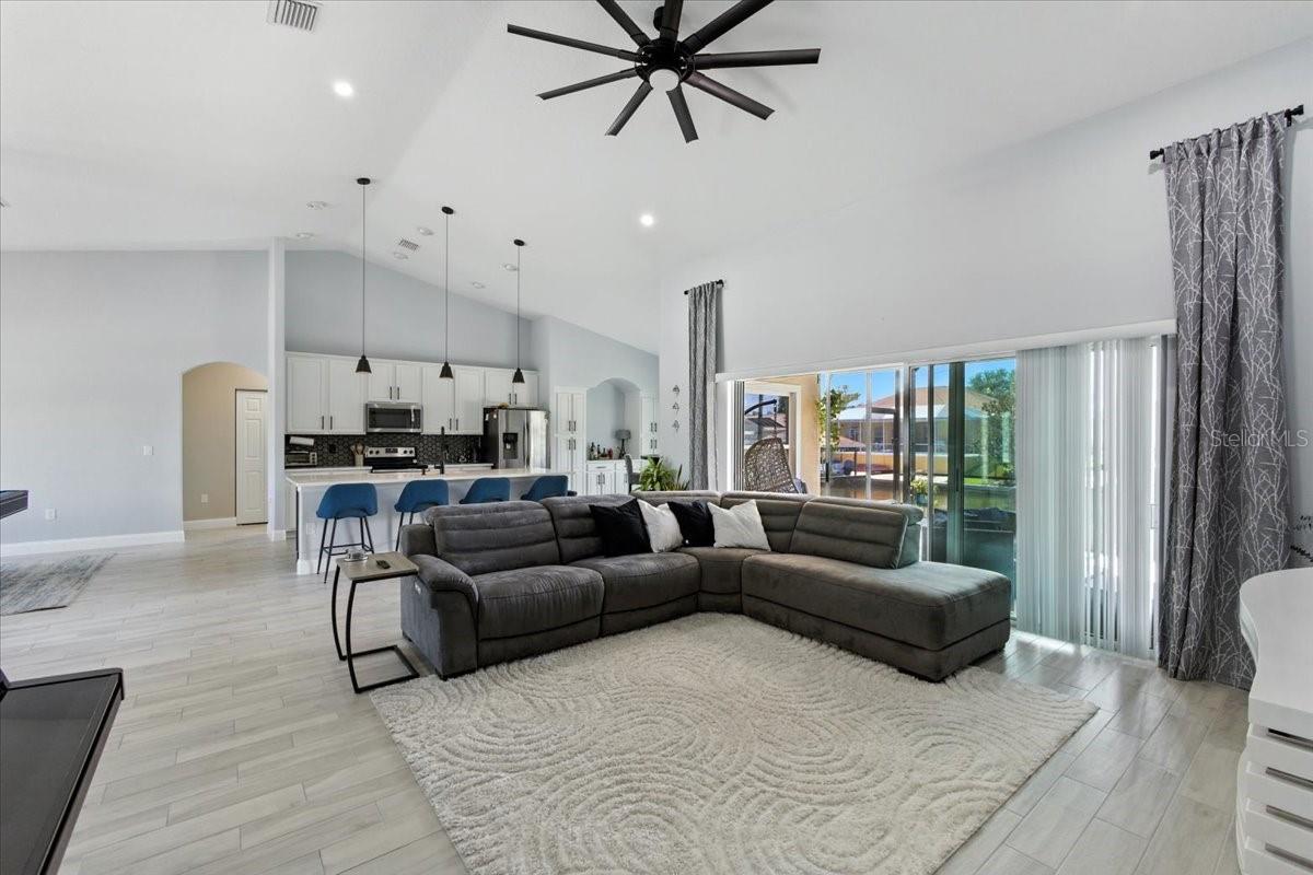 27 COLLINGDALE CT, PALM COAST, FL, 32137