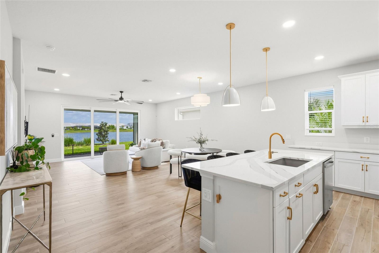 8160 STERNWAY RD, SARASOTA, FL, 34240