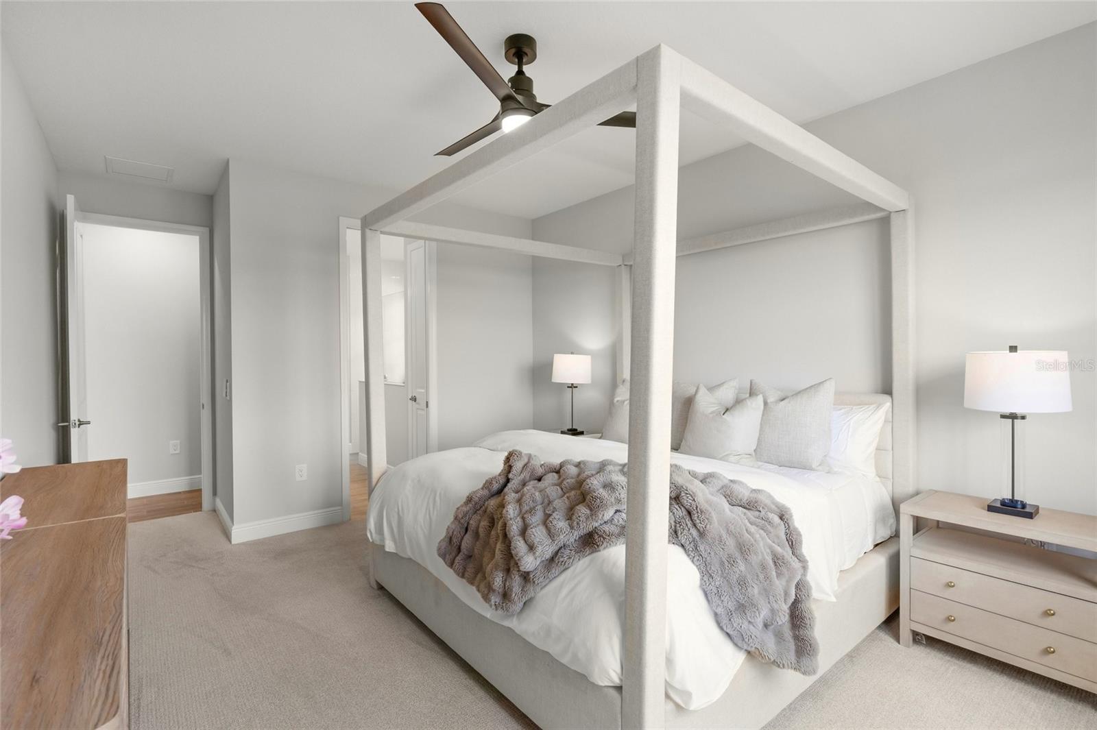 8160 STERNWAY RD, SARASOTA, FL, 34240