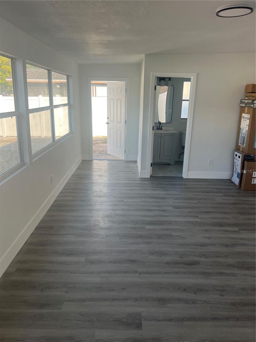 4075 38TH AVE N, ST PETERSBURG, FL, 33713