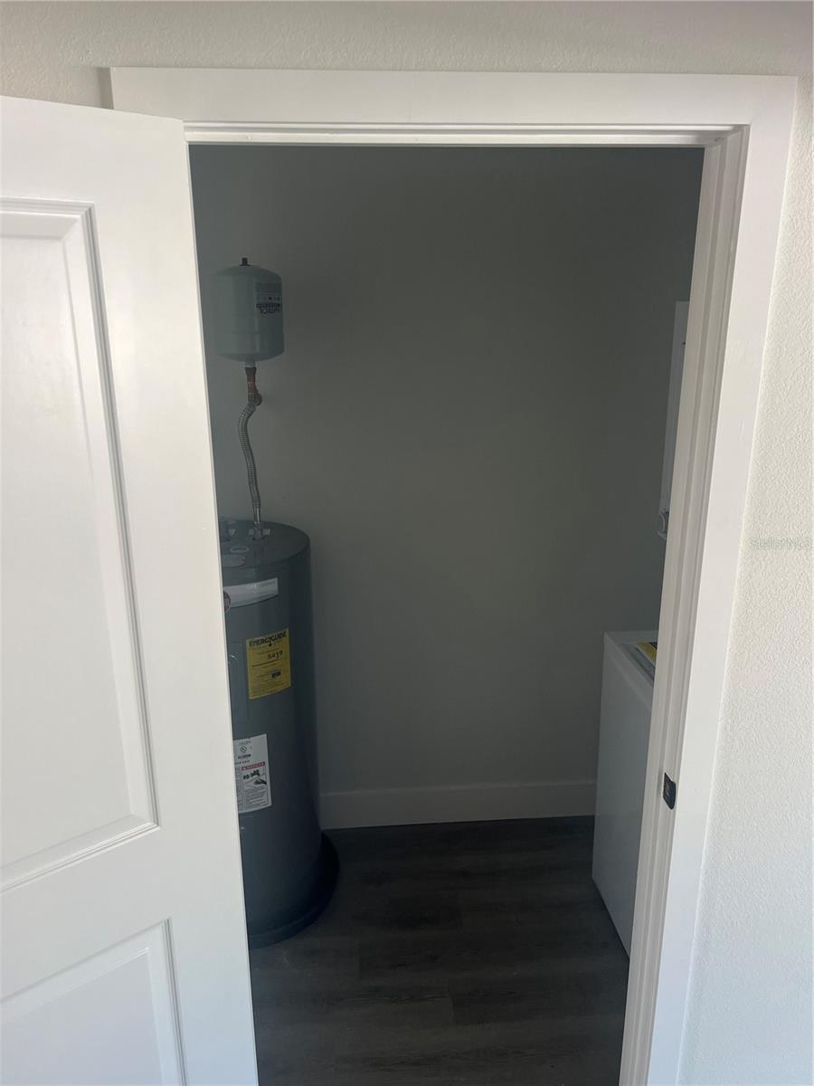 4075 38TH AVE N, ST PETERSBURG, FL, 33713