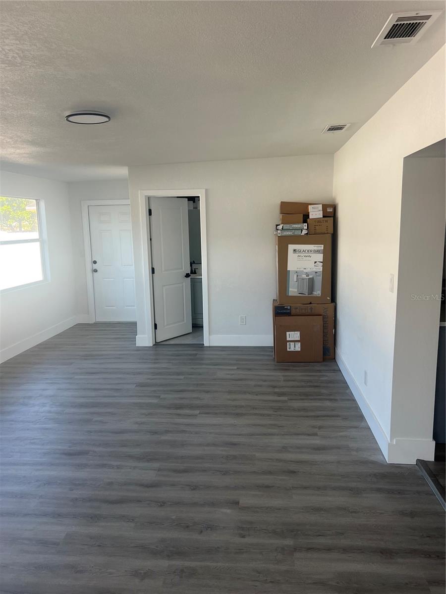 4075 38TH AVE N, ST PETERSBURG, FL, 33713