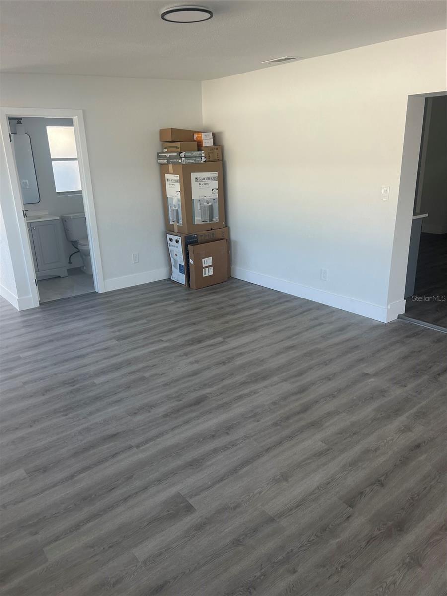 4075 38TH AVE N, ST PETERSBURG, FL, 33713