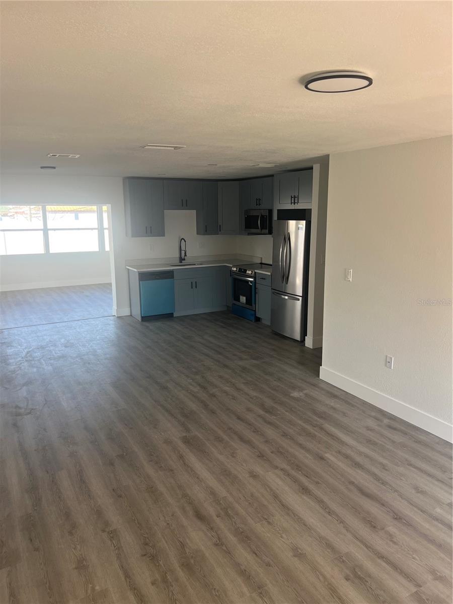 4075 38TH AVE N, ST PETERSBURG, FL, 33713