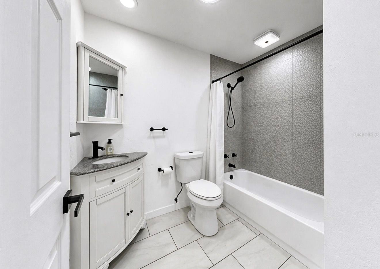 8096 GLENBROOKE LN, SARASOTA, FL, 34243