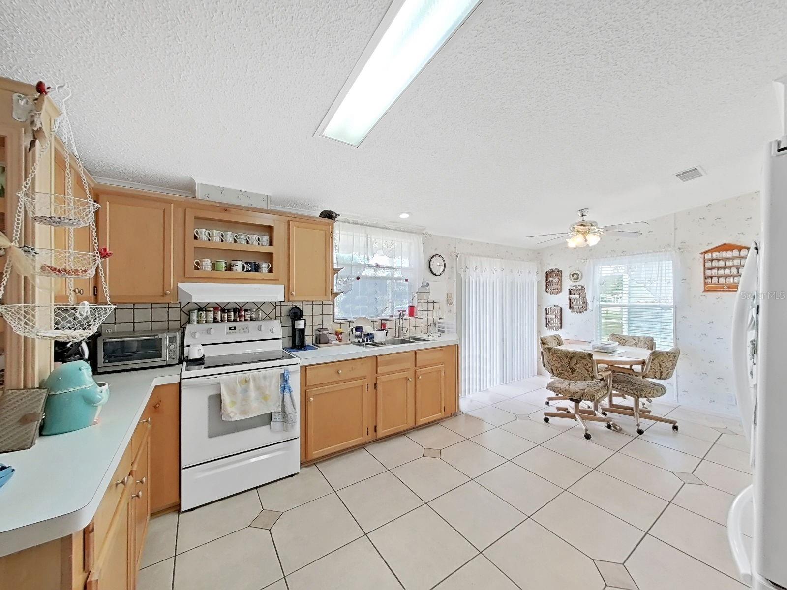 37701 NEWAL AVE, ZEPHYRHILLS, FL, 33542