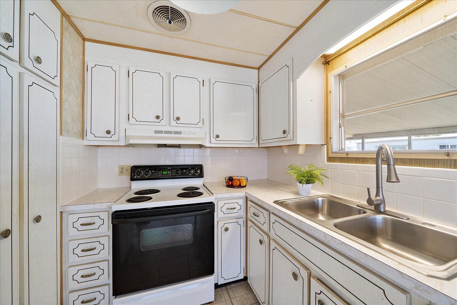 89 DEL RIO DR, PALMETTO, FL, 34221