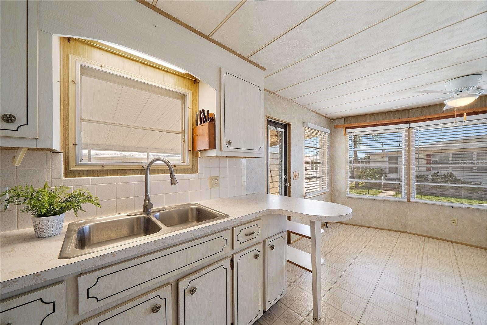 89 DEL RIO DR, PALMETTO, FL, 34221