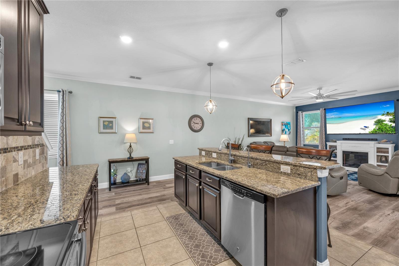 10902 RAINBOW PYRITE DR, WIMAUMA, FL, 33598