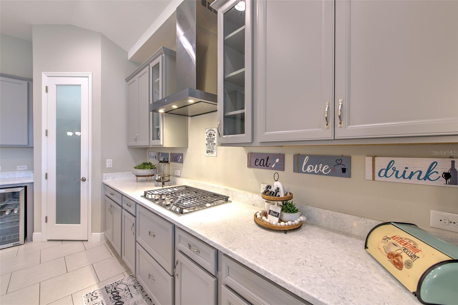 7401 PARADISO DR, APOLLO BEACH, FL, 33572