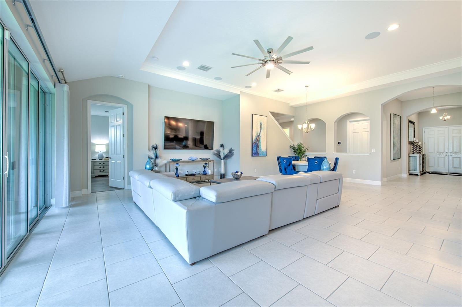 7401 PARADISO DR, APOLLO BEACH, FL, 33572