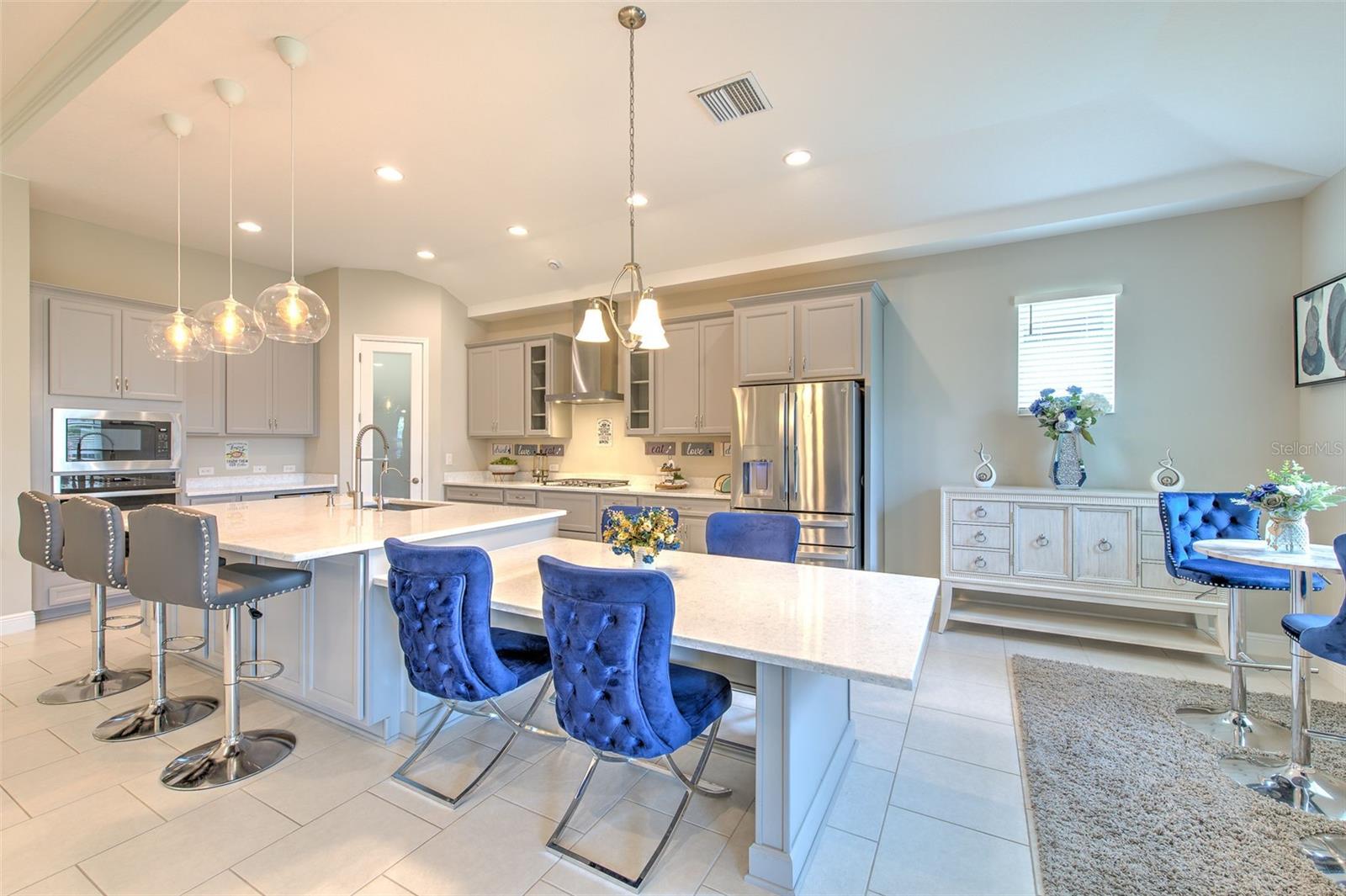 7401 PARADISO DR, APOLLO BEACH, FL, 33572