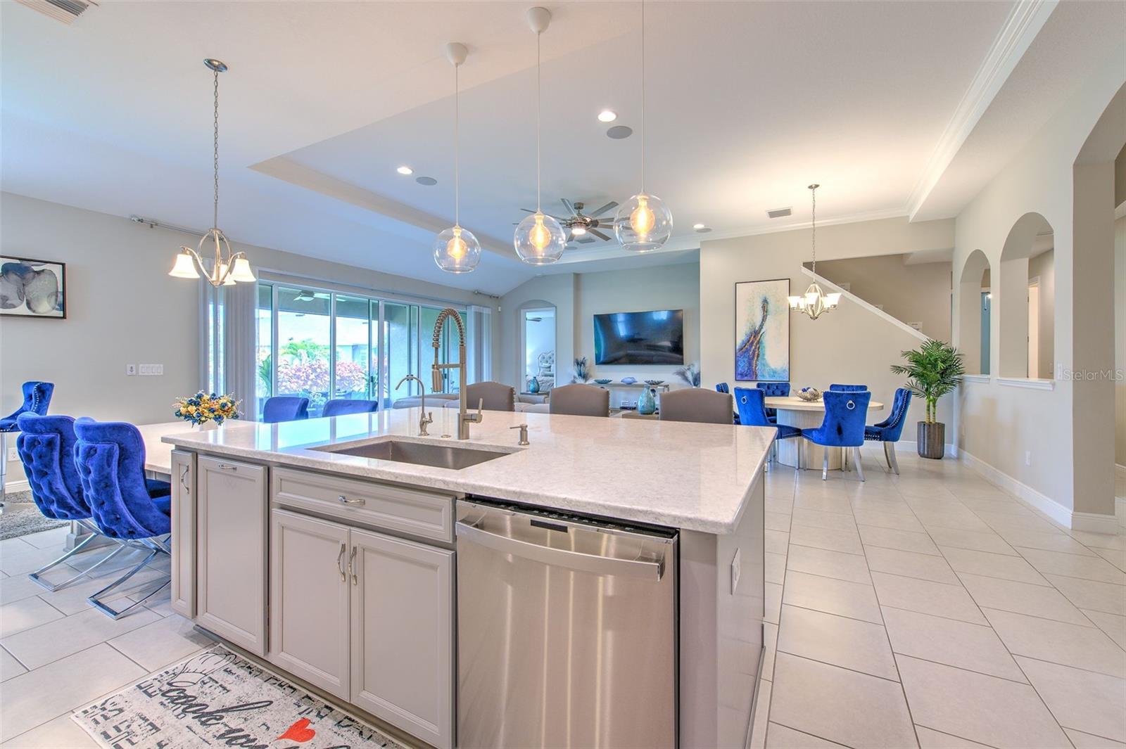 7401 PARADISO DR, APOLLO BEACH, FL, 33572
