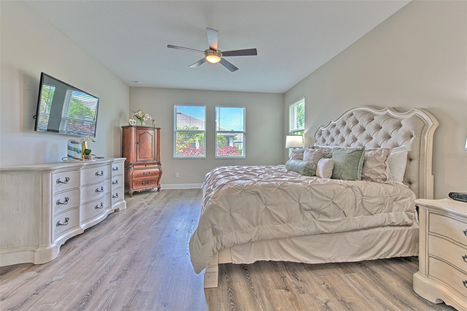 7401 PARADISO DR, APOLLO BEACH, FL, 33572