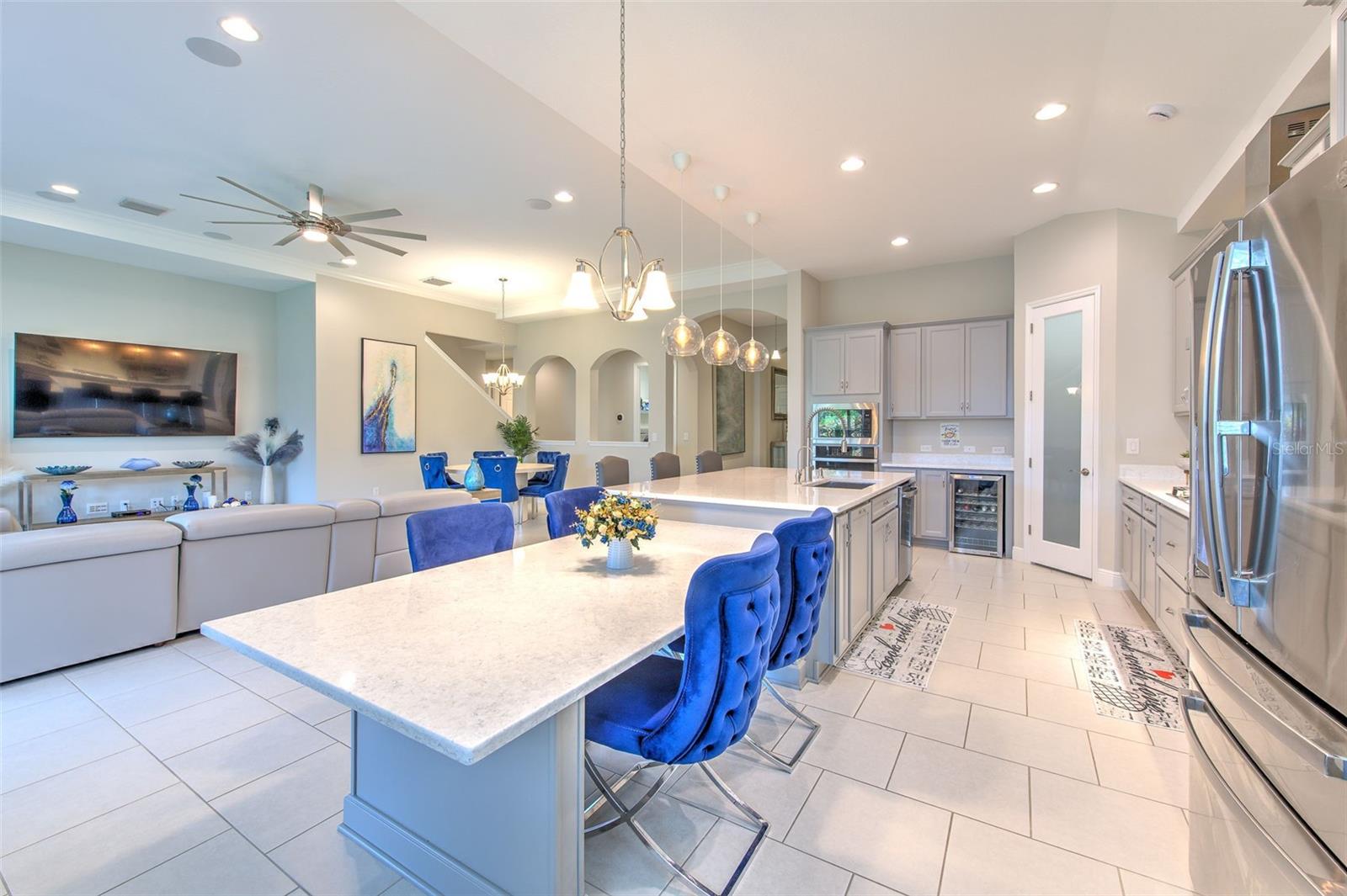 7401 PARADISO DR, APOLLO BEACH, FL, 33572