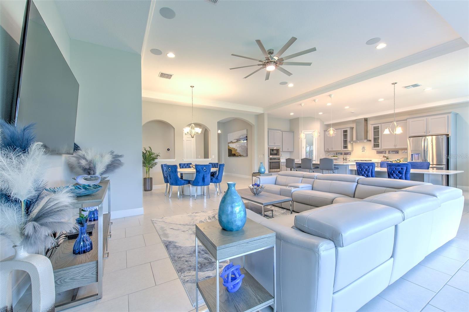 7401 PARADISO DR, APOLLO BEACH, FL, 33572