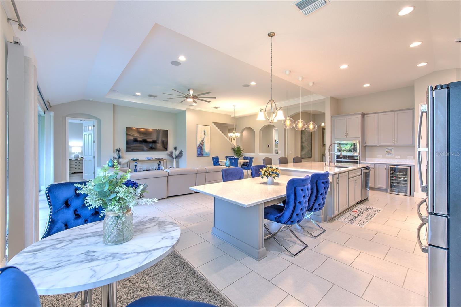 7401 PARADISO DR, APOLLO BEACH, FL, 33572