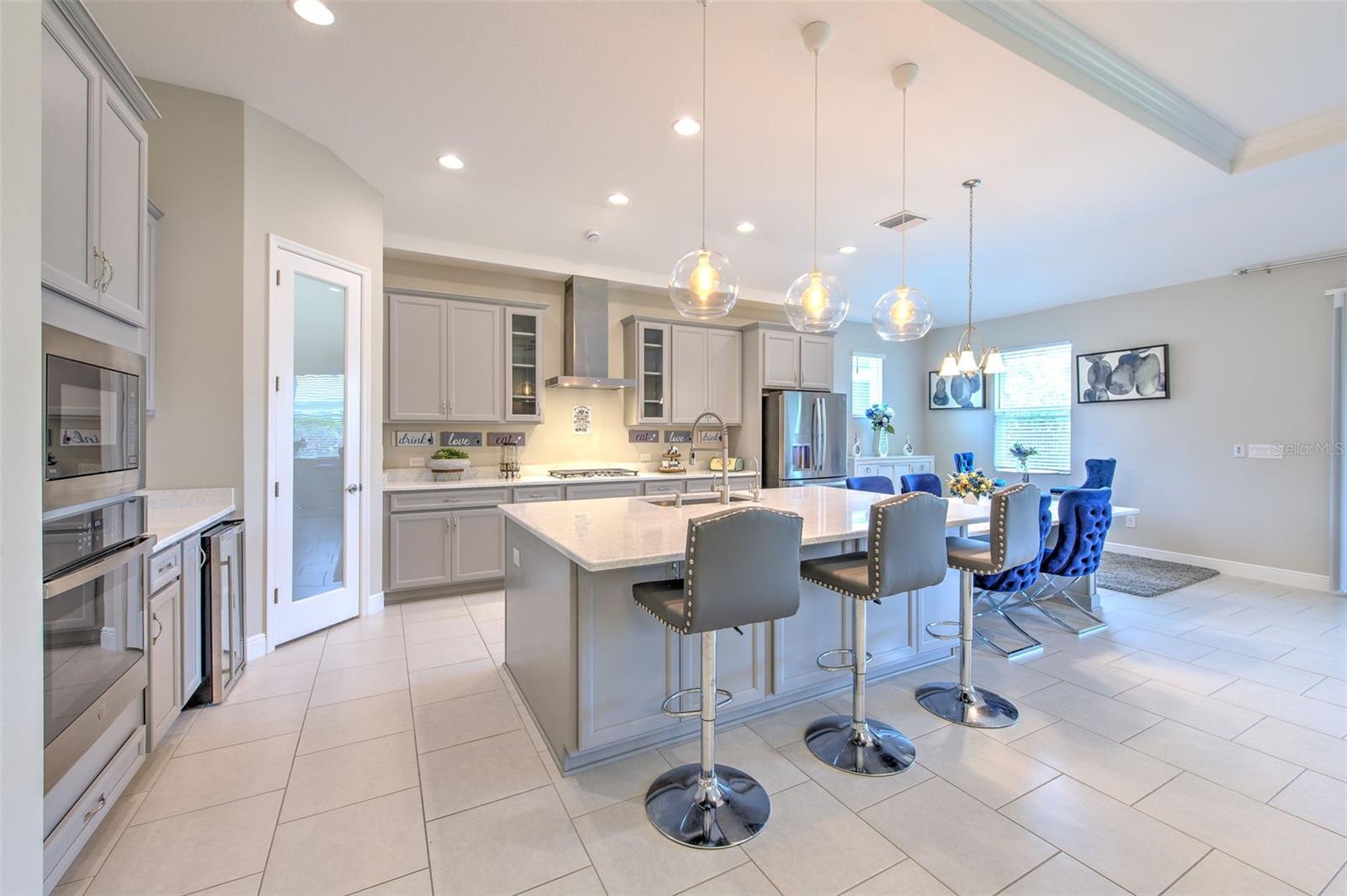 7401 PARADISO DR, APOLLO BEACH, FL, 33572