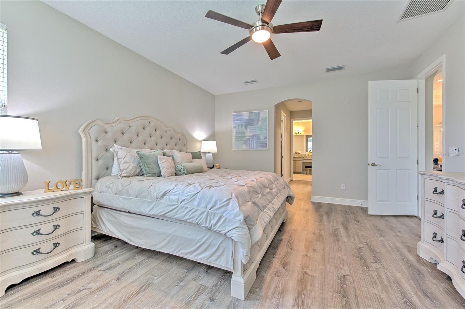 7401 PARADISO DR, APOLLO BEACH, FL, 33572