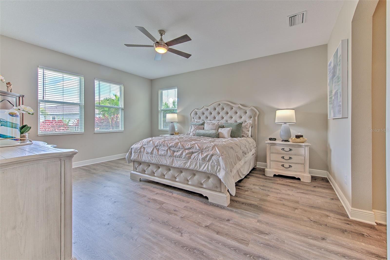 7401 PARADISO DR, APOLLO BEACH, FL, 33572