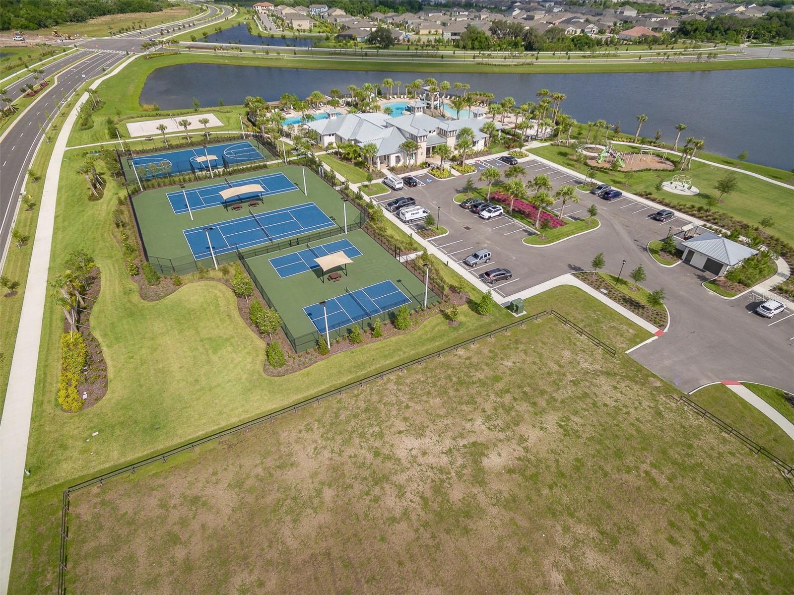 7401 PARADISO DR, APOLLO BEACH, FL, 33572