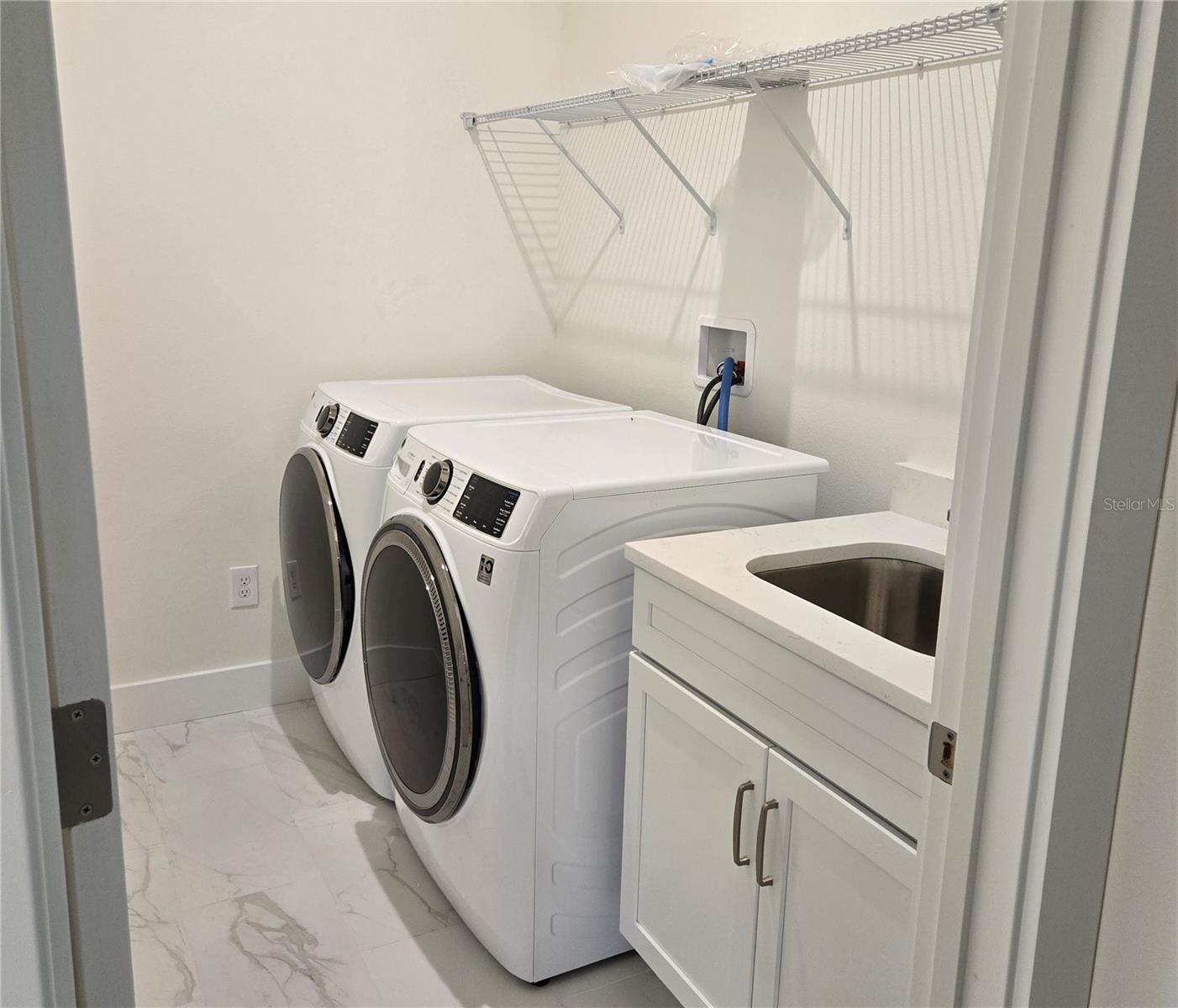 106 LAKE DR, OVIEDO, FL, 32765