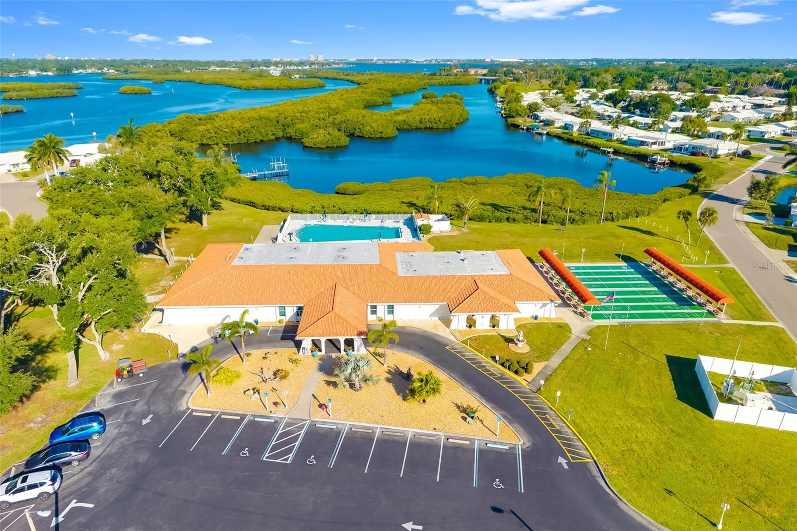 3910 JOYCE DR, BRADENTON, FL, 34208