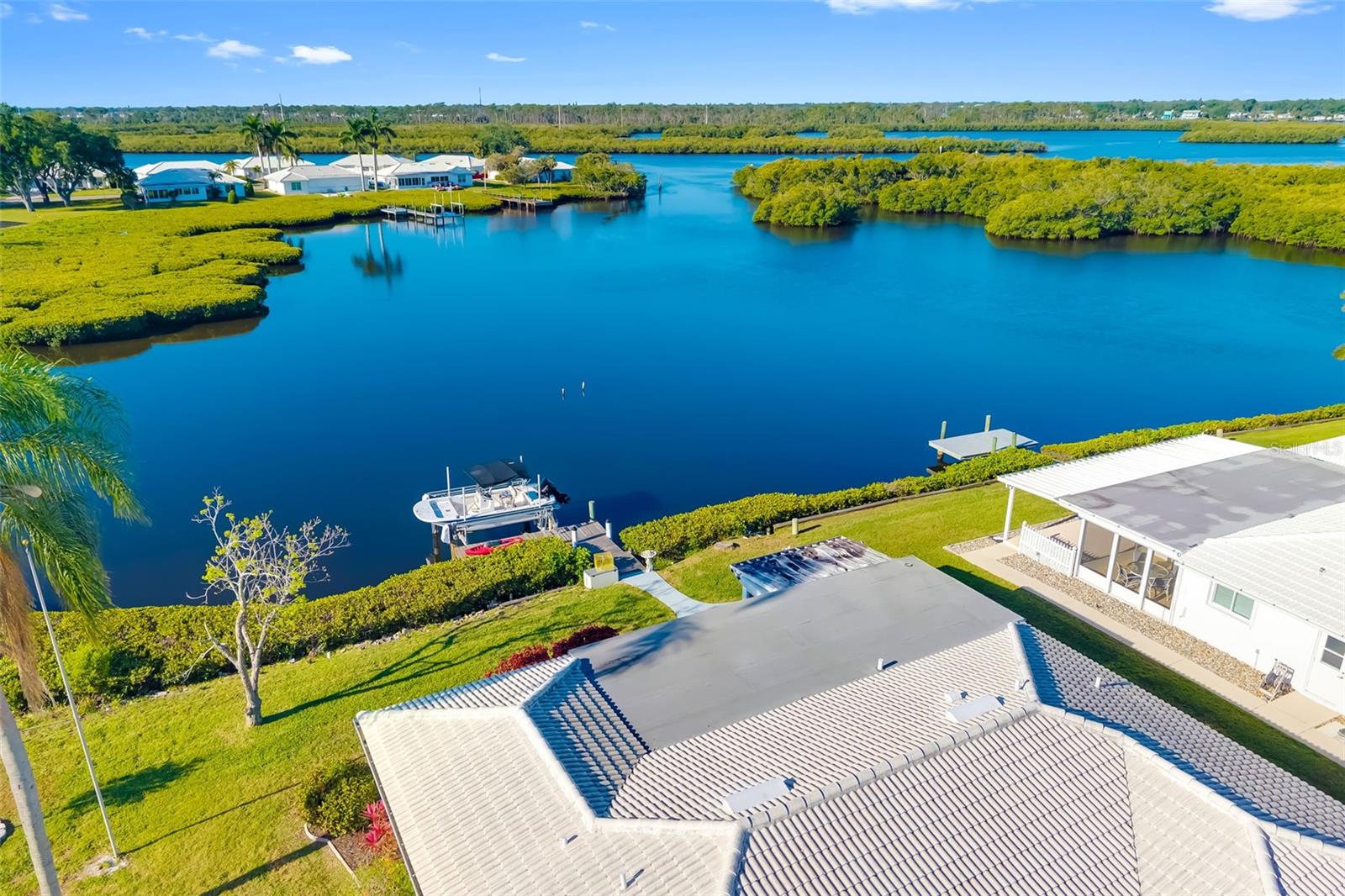 3910 JOYCE DR, BRADENTON, FL, 34208