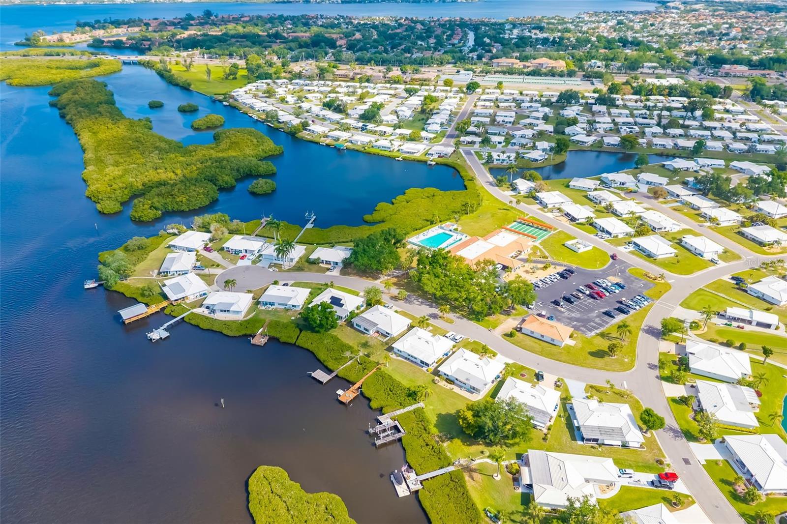 3910 JOYCE DR, BRADENTON, FL, 34208