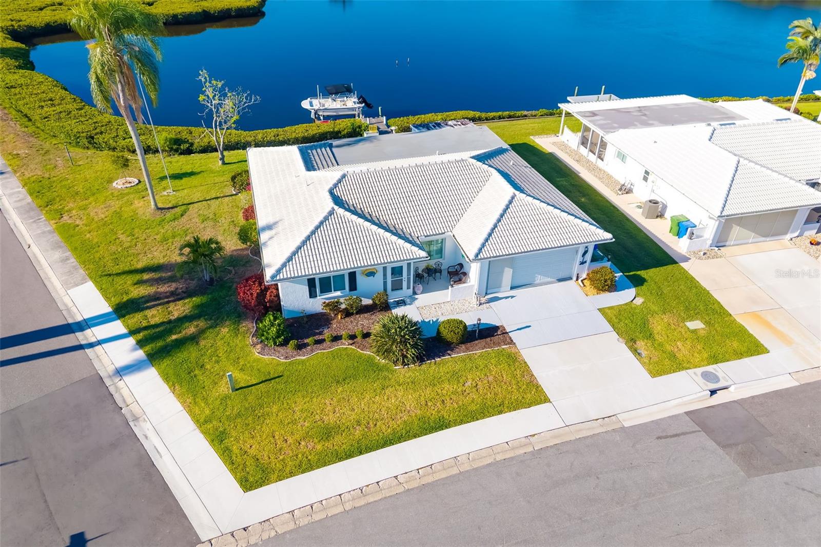 3910 JOYCE DR, BRADENTON, FL, 34208