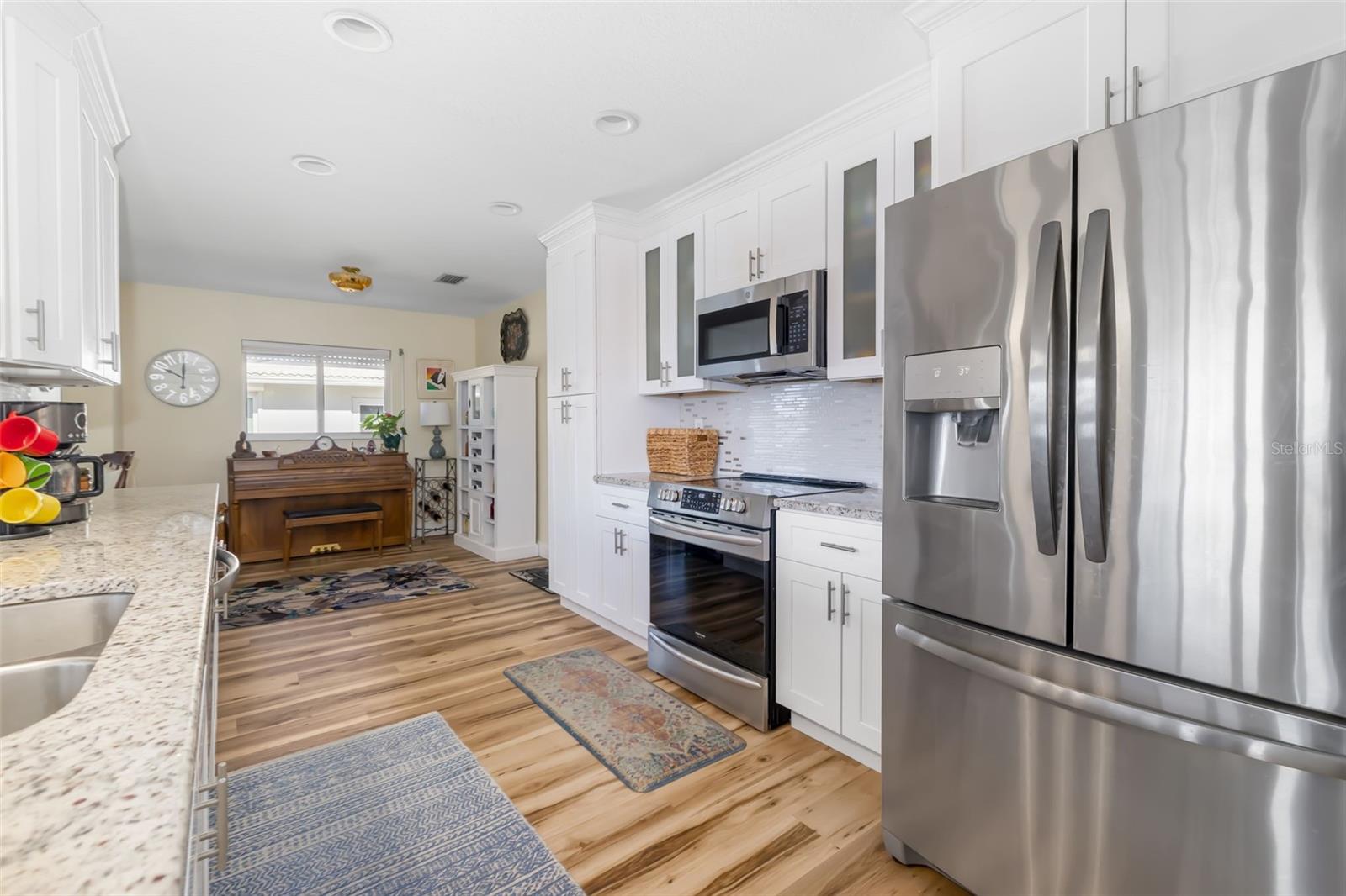 3910 JOYCE DR, BRADENTON, FL, 34208