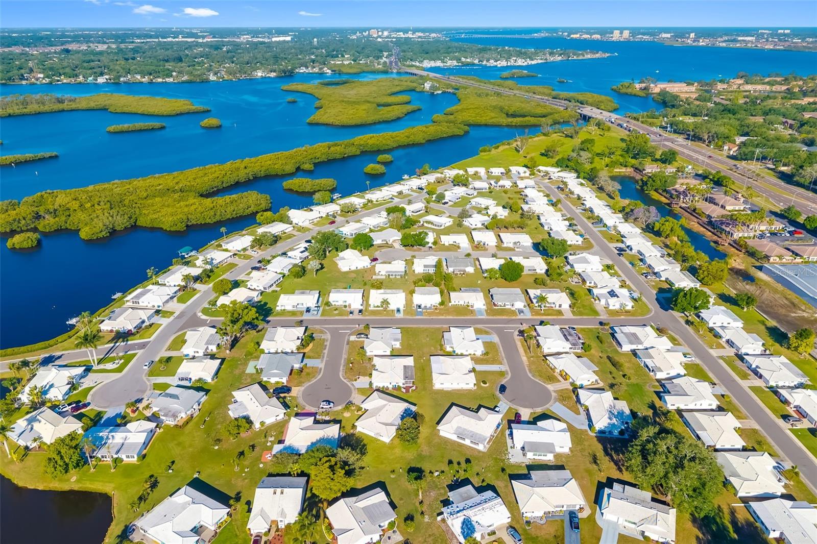 3910 JOYCE DR, BRADENTON, FL, 34208