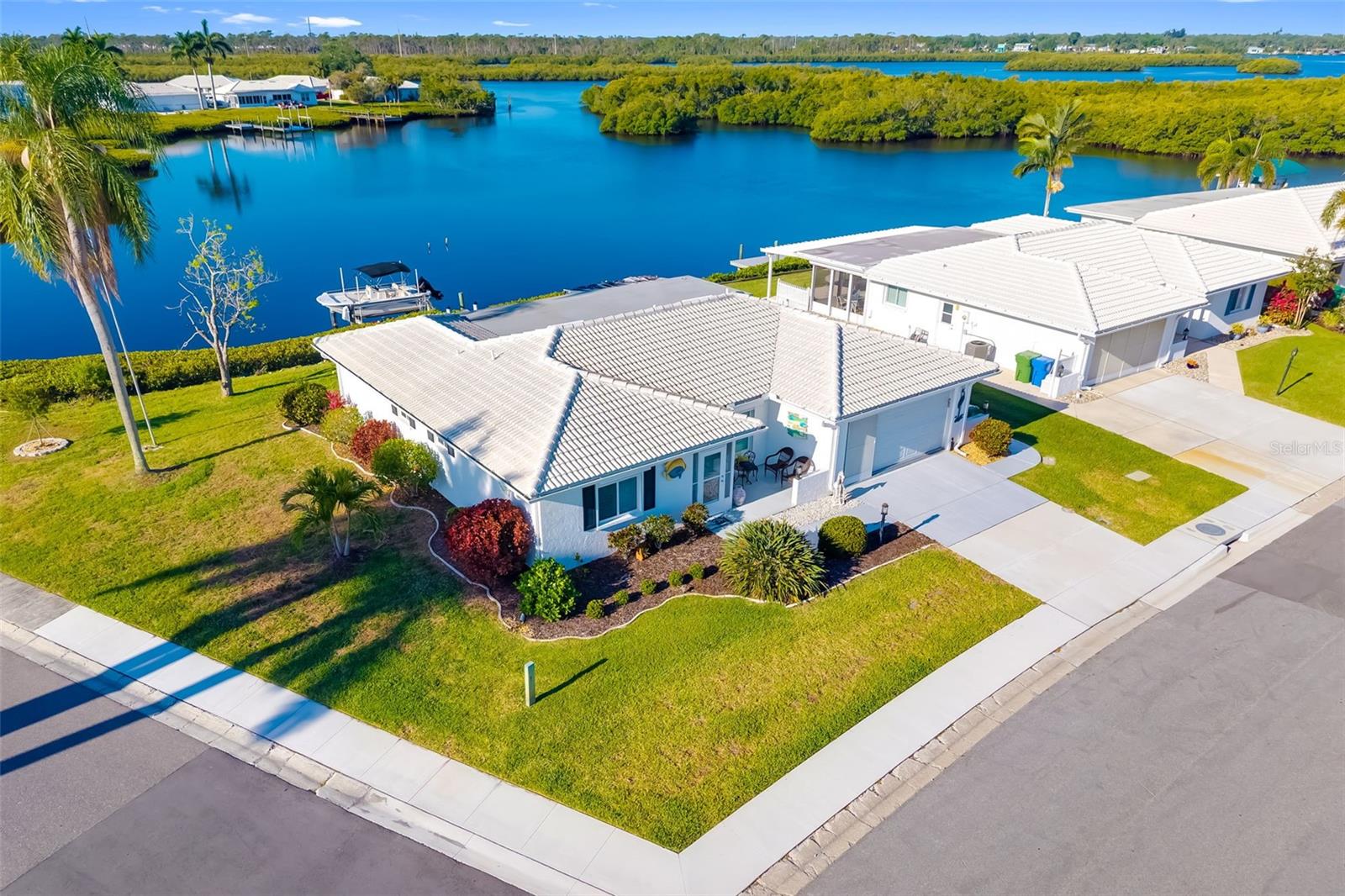 3910 JOYCE DR, BRADENTON, FL, 34208