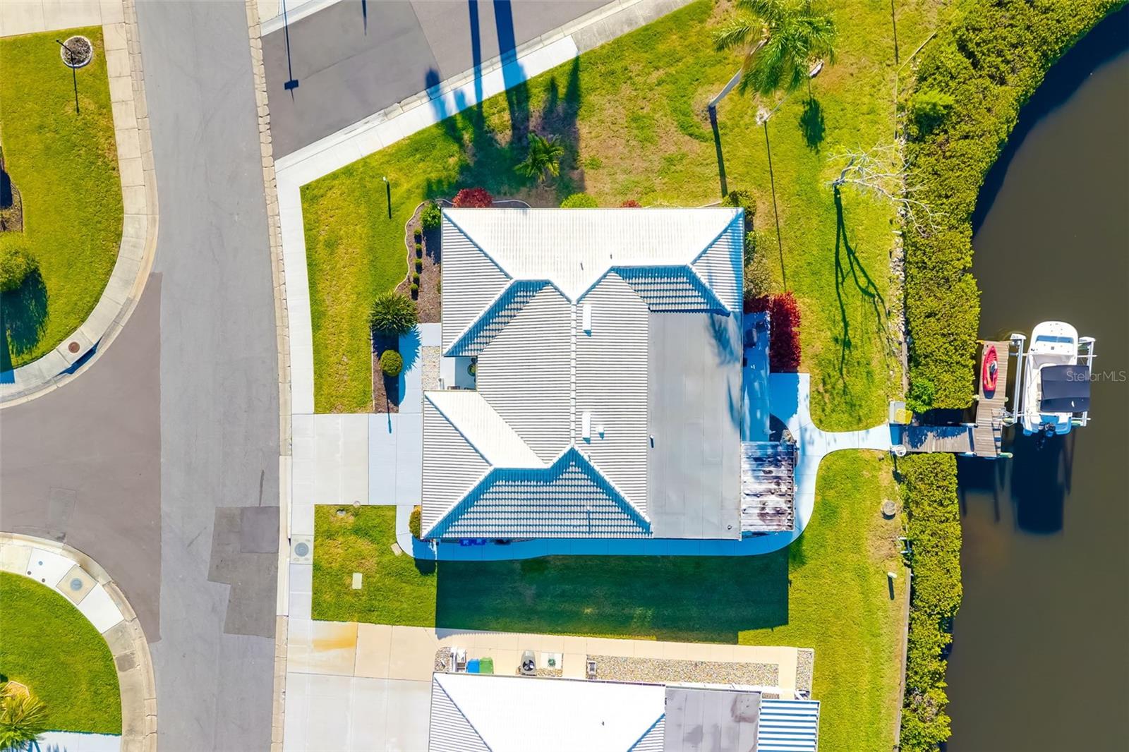 3910 JOYCE DR, BRADENTON, FL, 34208