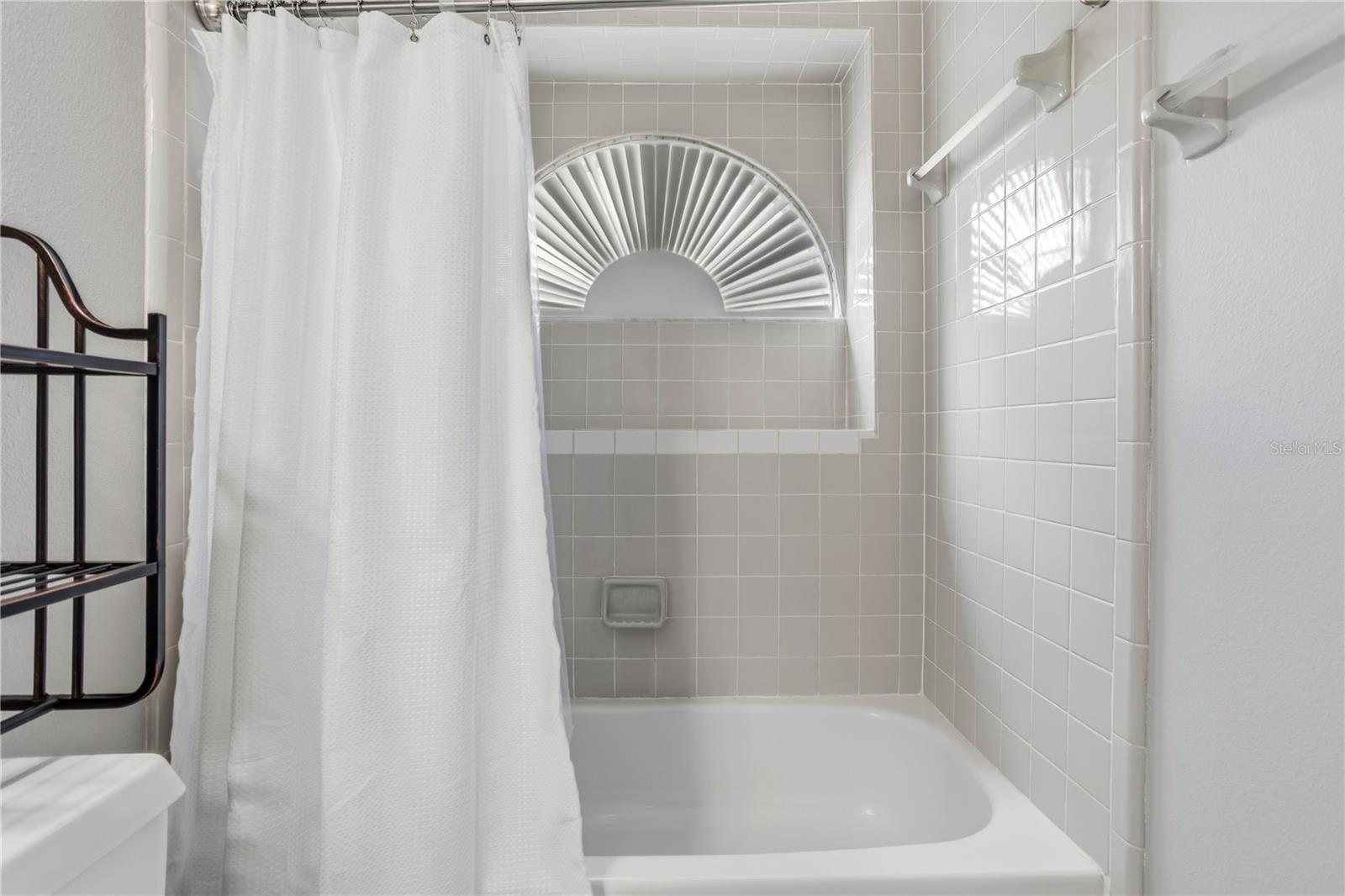 353 LAKEBREEZE CIR, LAKE MARY, FL, 32746