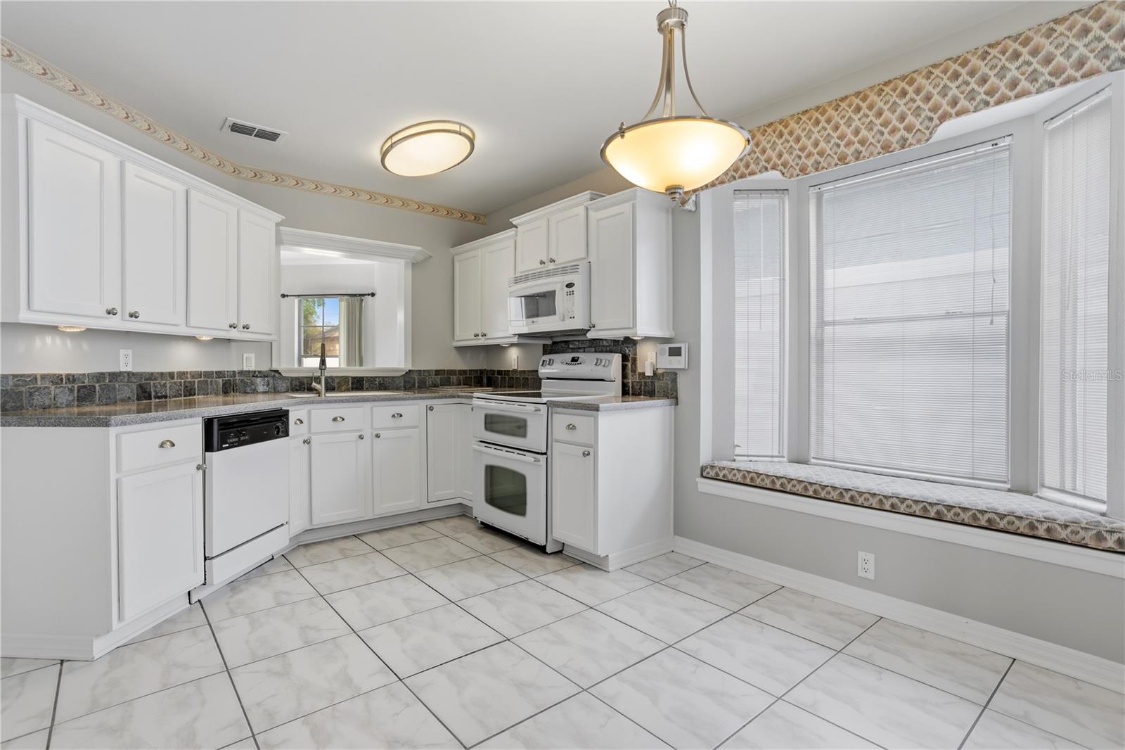 353 LAKEBREEZE CIR, LAKE MARY, FL, 32746