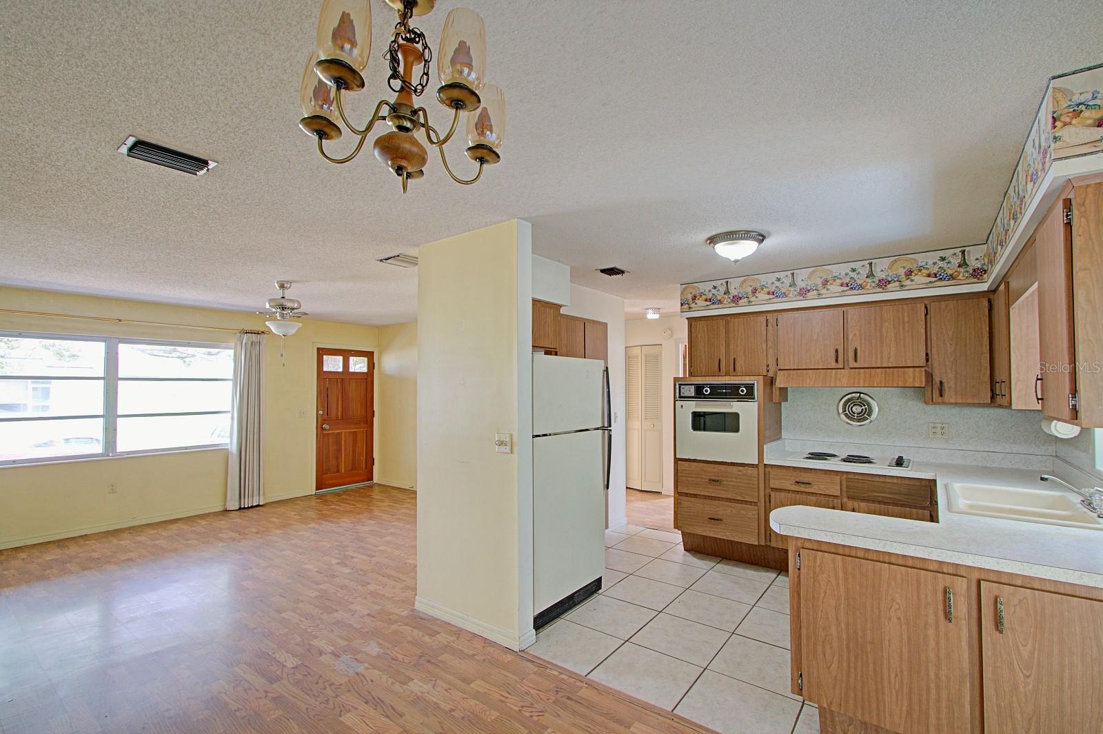 720 CRESTVIEW DR, ORANGE CITY, FL, 32763