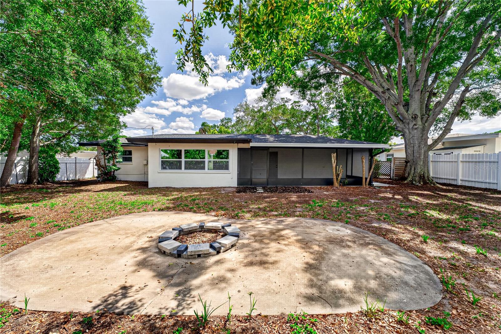 2141 INDIAN AVE S, BELLEAIR BLUFFS, FL, 33770