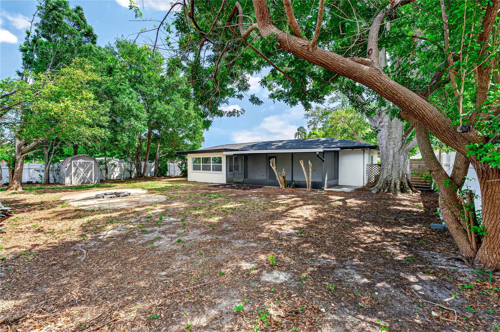 2141 INDIAN AVE S, BELLEAIR BLUFFS, FL, 33770
