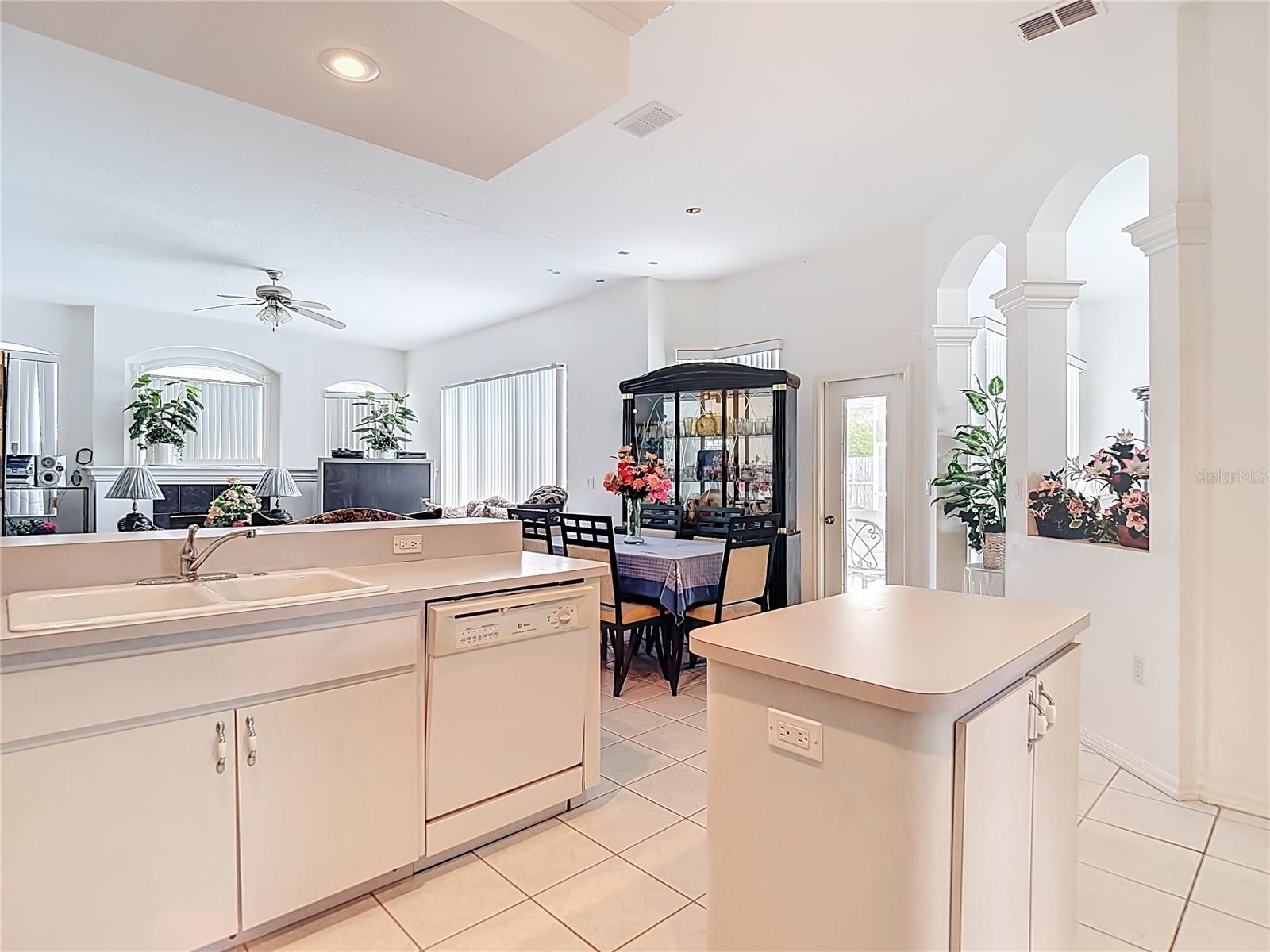 8110 NIGHTWALKER RD, WEEKI WACHEE, FL, 34613