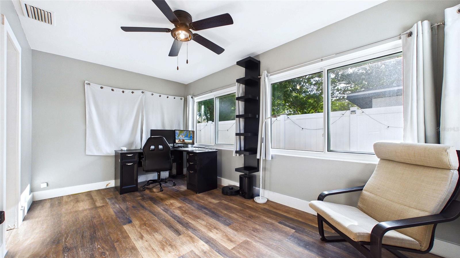 101 N MERCURY AVE, CLEARWATER, FL, 33765