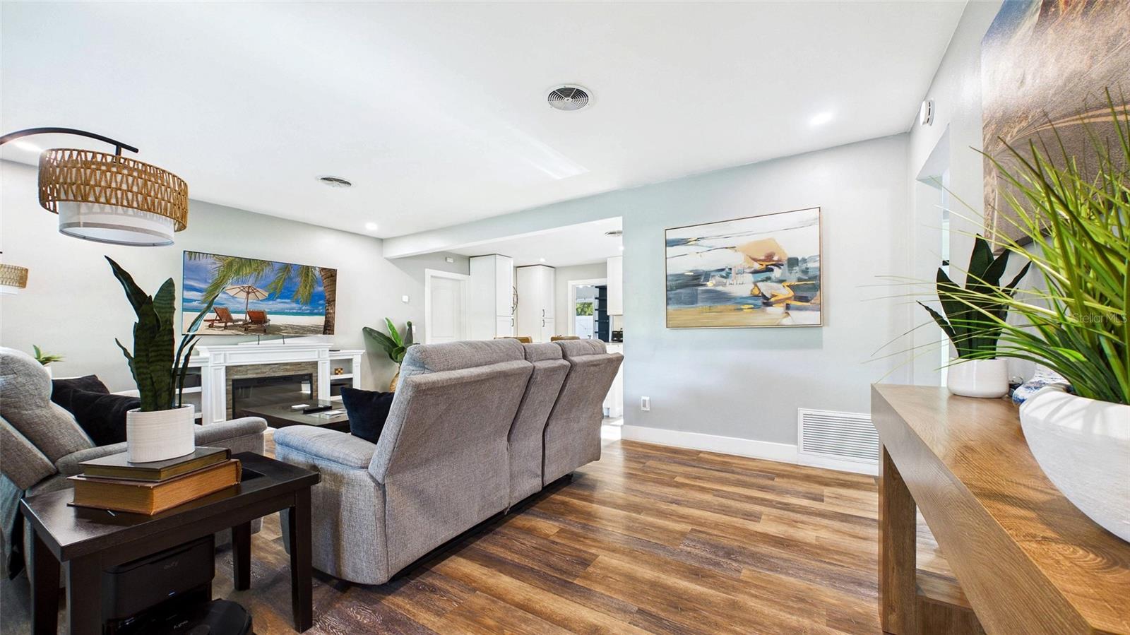 101 N MERCURY AVE, CLEARWATER, FL, 33765