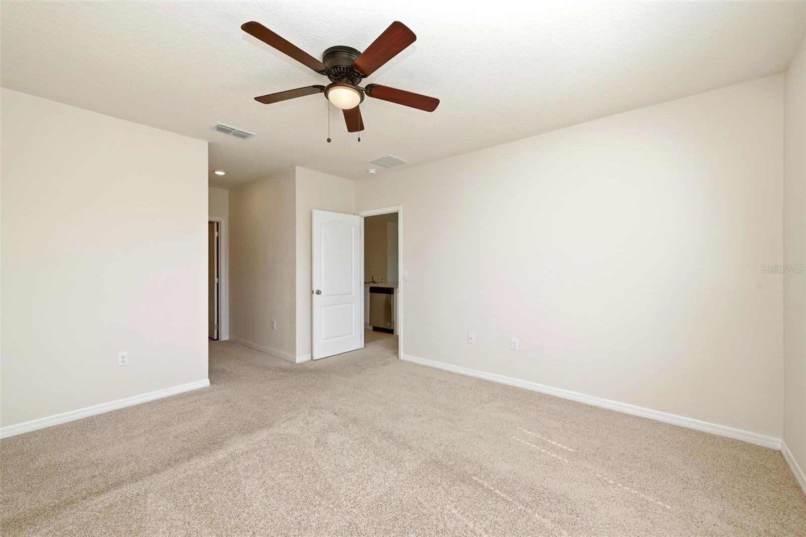 2725 DUMONT LN, TAVARES, FL, 32778