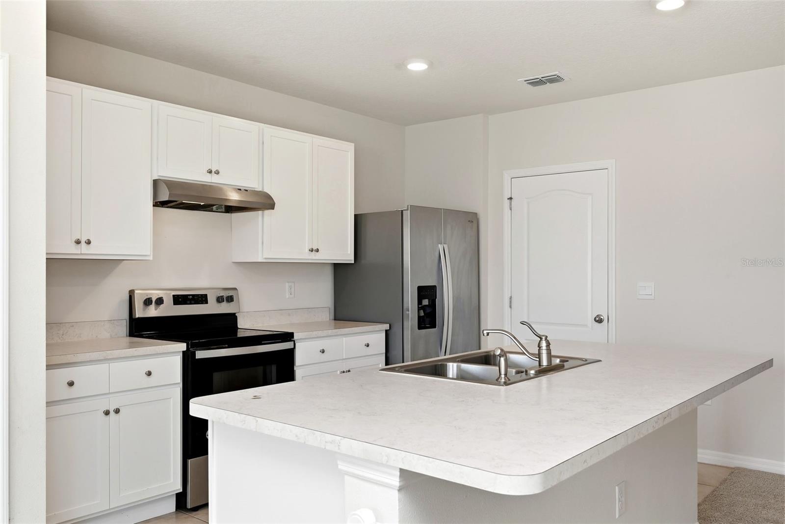 2725 DUMONT LN, TAVARES, FL, 32778