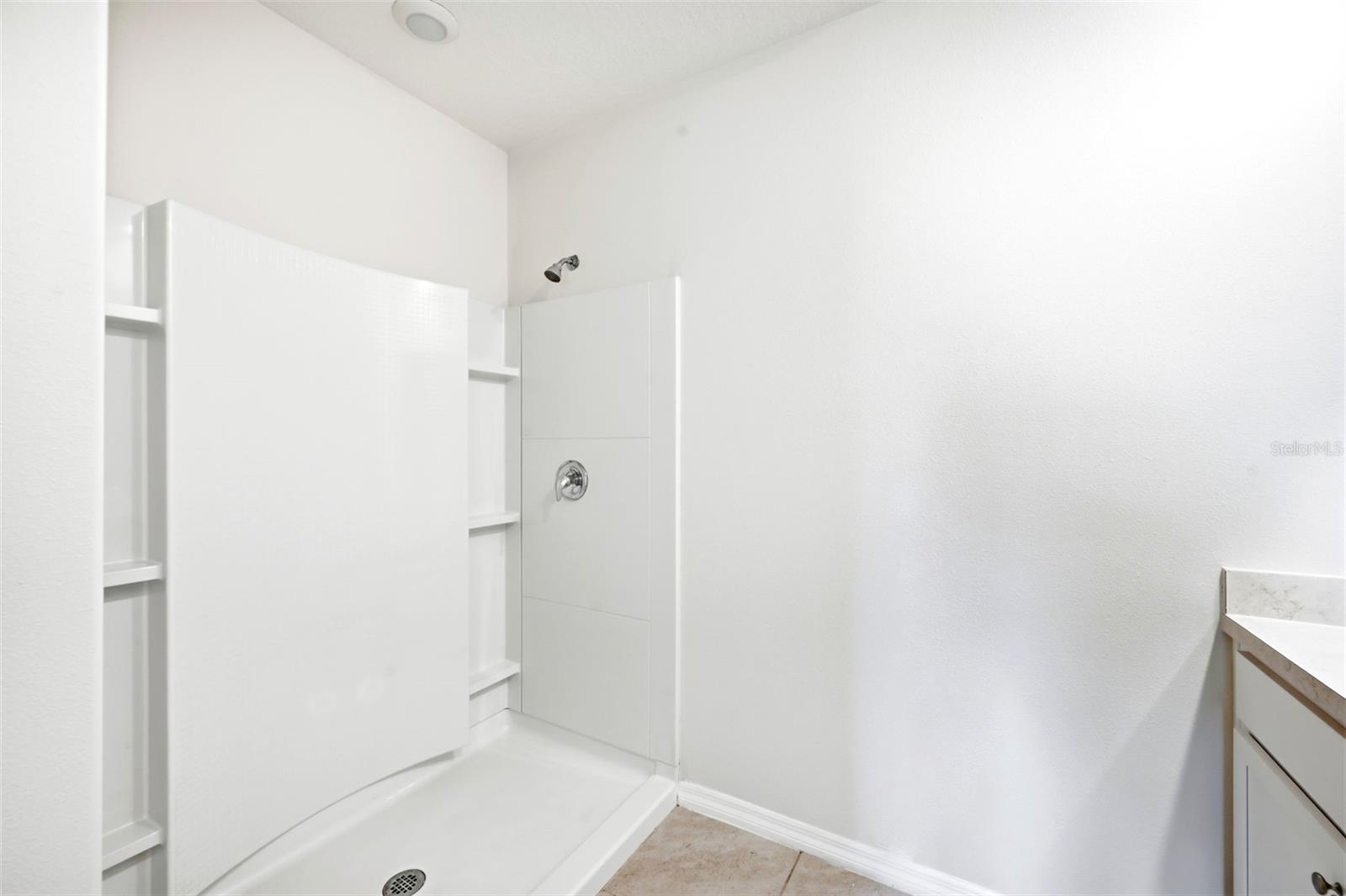 2725 DUMONT LN, TAVARES, FL, 32778