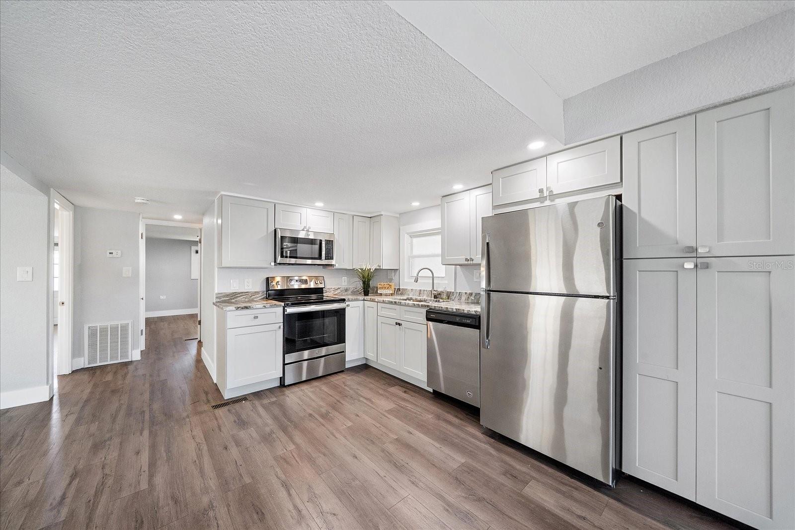 30 FLORES DR, PALMETTO, FL, 34221