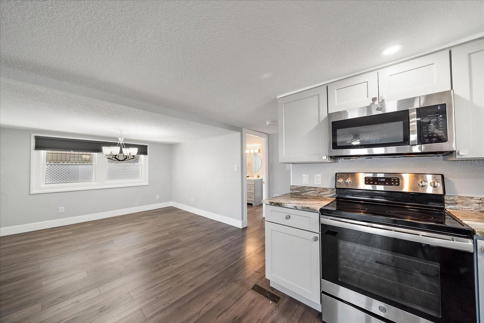 30 FLORES DR, PALMETTO, FL, 34221