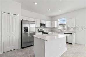 323 NINE IRON DR, DAVENPORT, FL, 33896