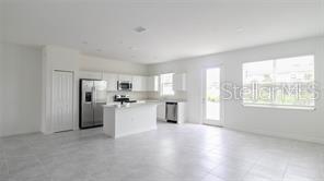 323 NINE IRON DR, DAVENPORT, FL, 33896